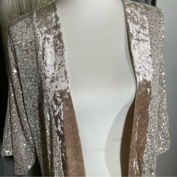 SO 🥂Happy New Year’s Robe/Dress🥂 - Picture 11 of 11